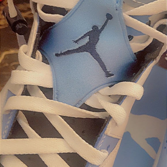 Men Air Jordan 6 Retro”UNC Home”
Size 10 - Picture 4 of 13